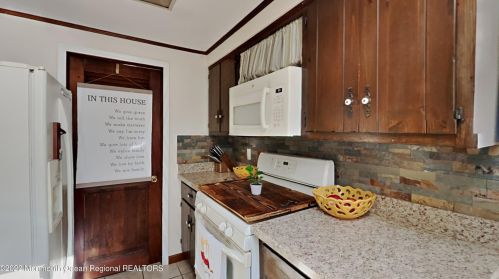 51 Birch Dr, Bricktown NJ 08723-6968 exterior