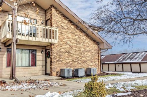 1751 Eldorado Dr, Green Bay, WI 54302-5509