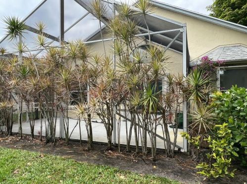 201 Trails End, West Palm Beach, FL 33413-2136