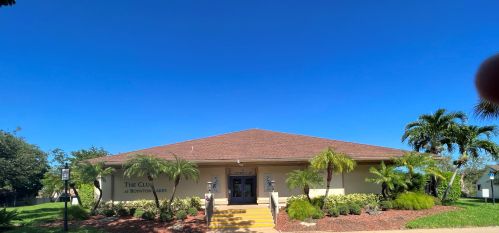 7 Farnworth Dr, Boynton Beach FL  33426-8121 exterior