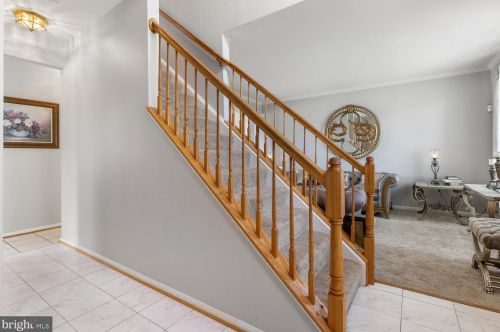 6229 Oscar Ct, Woodbridge, VA 22193-7024