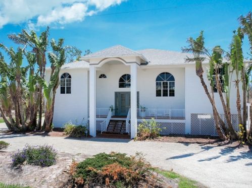 1724 Bunting Ln, Sanibel FL  33957-4226 exterior