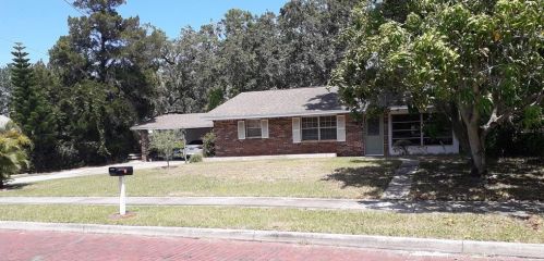 140 Read St, Tarpon Springs, FL 34689-3240
