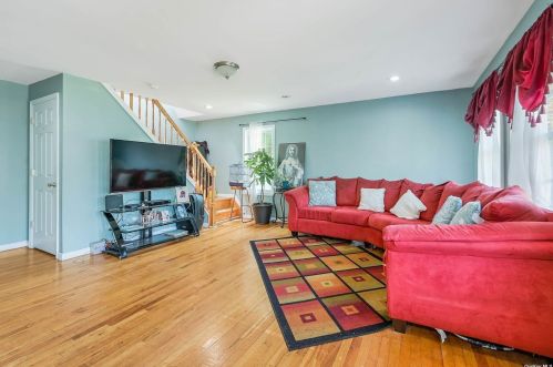 86 Glenmore Ave, Central Islip NY  11722-1913 exterior