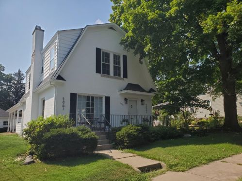 605 Napoleon St, Valpo, IN 46383-4265