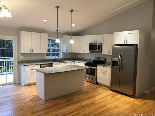 13 Burton Rd, Norwich, CT 06351-9702