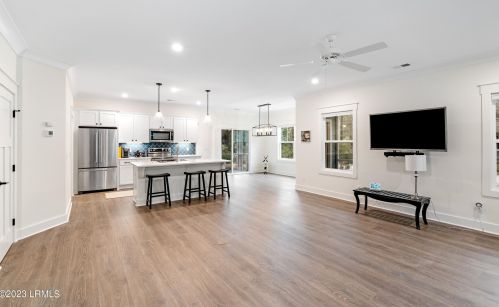 2 Faculty Dr, Beaufort SC  29907-2528 exterior