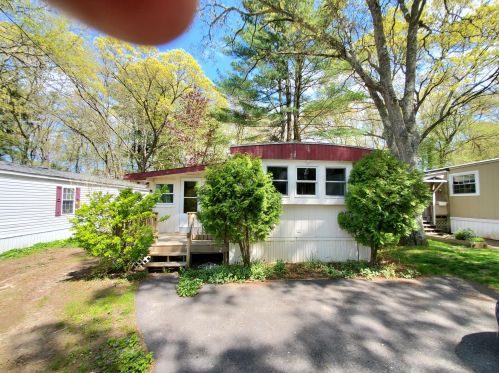 300 Nathan Ellis Hwy, Mashpee MA 02649-3227 exterior