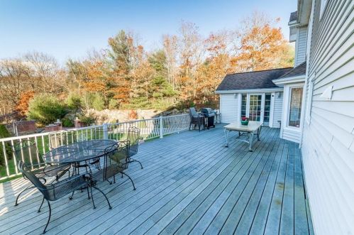 467 Robin Hollow Rd, West Greenwich RI  02817-2118 exterior