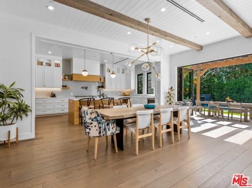 12226 Huston St, North Hollywood CA  91607-3617 exterior