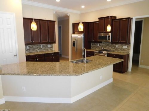 6853 Il Regalo Cir, Naples FL  34109-6818 exterior
