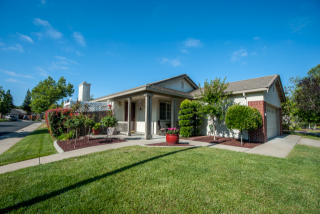101 Pennell Ct, Roseville, CA 95747-6439