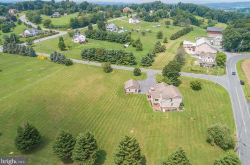 1342 Fairview Dr, Dauberville PA  19533-9185 exterior