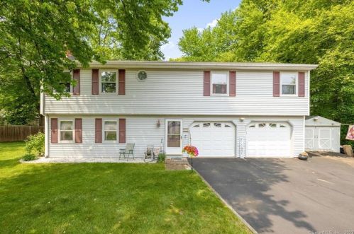 11 Granger Ln, Plainville, CT 06062-1135