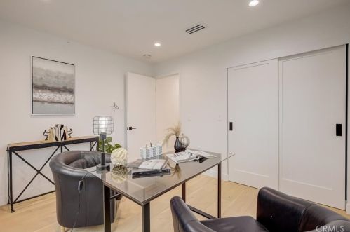 16627 Gilmore St, Van Nuys CA  91406-5610 exterior