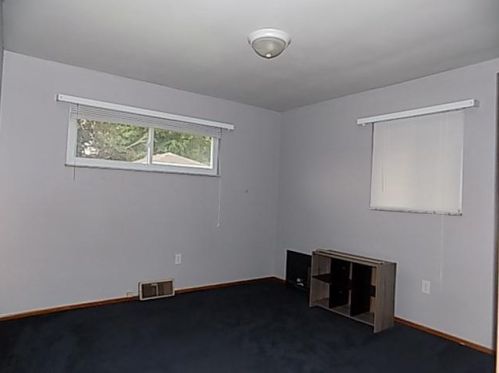 493 Toledo Dr, New Kensington PA  15068-3358 exterior