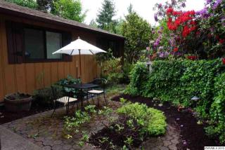 532 36th St, Corvallis, OR 97330-4927