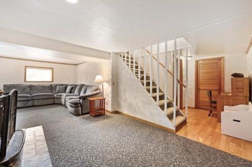 48 Millersdale Rd, Jeannette PA  15644-3144 exterior