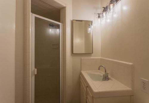 827 Grant Ave, Manteca CA  95336-3727 exterior