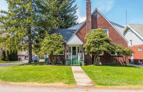 110 Oakdale Ave, Hermitage, PA 16148-1831
