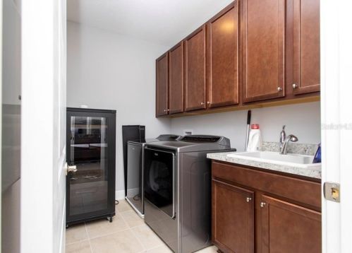 8035 Chilton Dr, Orlando FL 32836 exterior