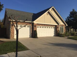 1951 Dartmouth Ave, Clovis, CA 93619-7589