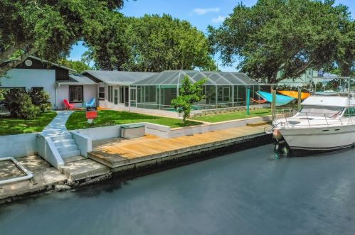 255 Randle Ave, Oak Hill, FL 32759-9348