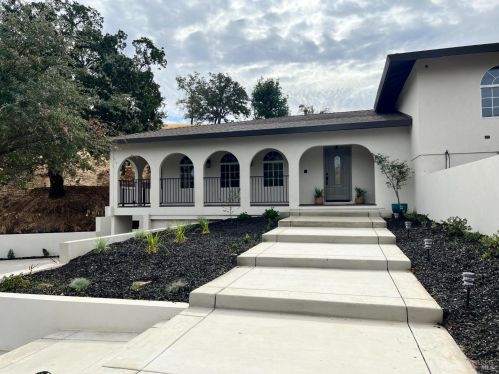 385 Vine St, Vacaville CA  95688-8704 exterior