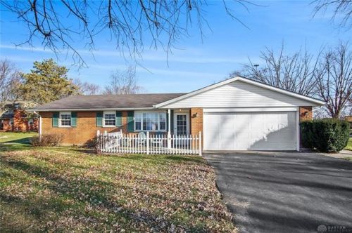 10894 Pansing Rd, Englewood, OH 45322-9711