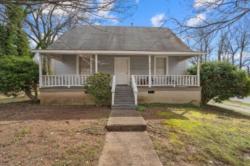 909 Watkins St, Greensboro, NC 27407-2251
