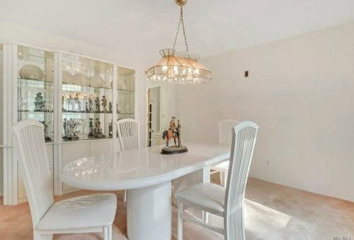 3 Roosevelt Ave, Muttontown NY 11545-1531 exterior