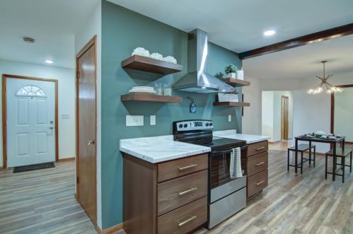 5388 Shore Dr, Eau Claire WI  54703-2073 exterior