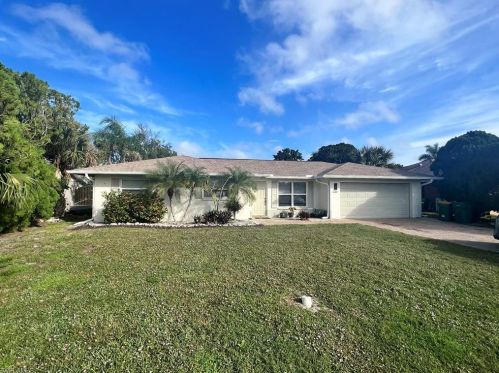 133 Mentor Dr, Naples, FL 34110-1327