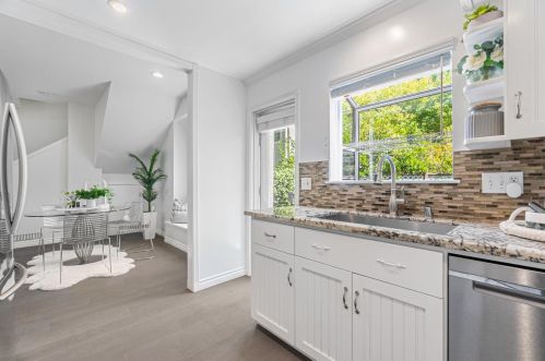1960 San Ramon Ave, Mountain View CA  94043-2960 exterior