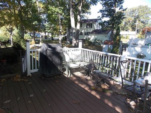 9 Woodlawn Ave, North Providence RI  02904-3710 exterior