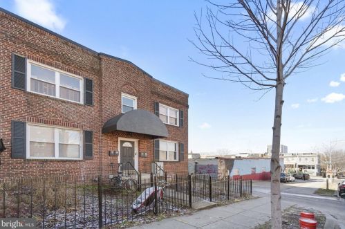 1211 Holbrook Ter, Washington DC  20002-2733 exterior