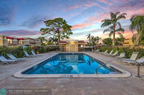 4025 Village Dr, Delray Beach, FL 33445-2922