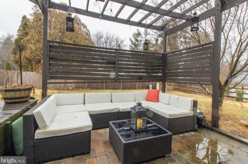 1611 Buttonwood Rd, Flourtown PA  19031-2202 exterior