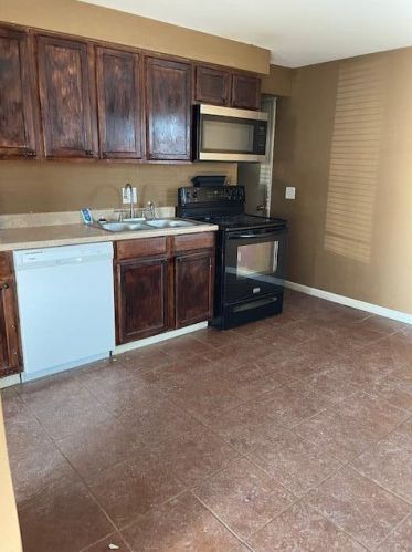 214 Olive St, London, OH 43140-1327