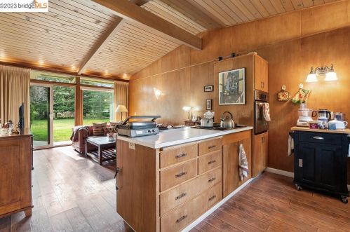 8 Rae Dr, Orinda CA  94563-4360 exterior