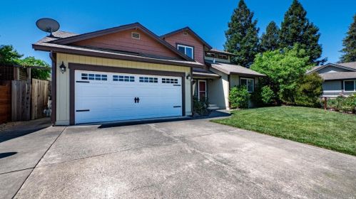 2266 Coventry Ct, Santa Rosa, CA 95401-8818