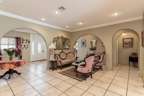 12070 Morning Ave, Downey CA  90242-2324 exterior