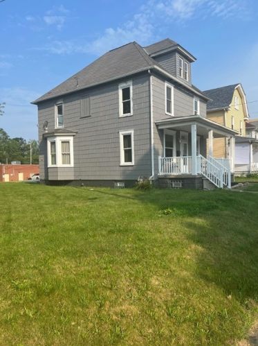 3713 College Ave, Beaver Falls, PA 15010-3410
