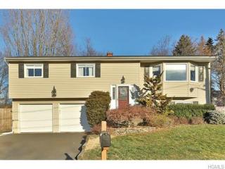 27 Henry St, Orangeburg, NY 10962-2319