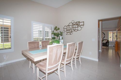 17977 Avenida Alozdra, San Diego CA 92128-1570 exterior