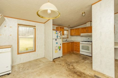 878 Methodist Rd, Greenville PA  16125-9427 exterior