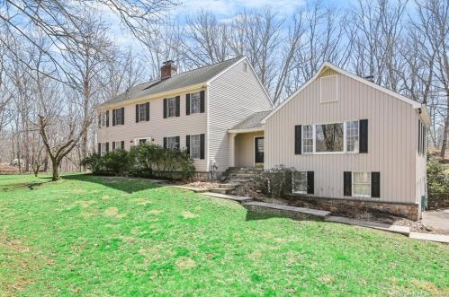 94 Cains Hill Rd, Ridgefield, CT 06877-4209