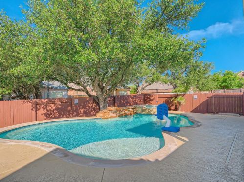 104 Lake Texana Ct, Georgetown TX  78628-7153 exterior