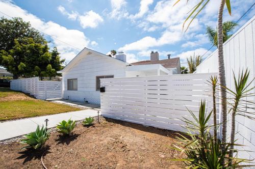 1704 Ebers St, San Diego CA  92107-3504 exterior