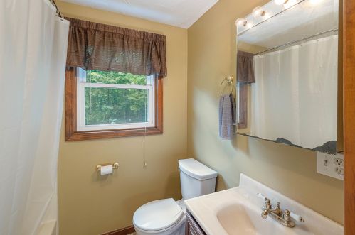 12 Happy Ave, Derry NH  03038-5419 exterior